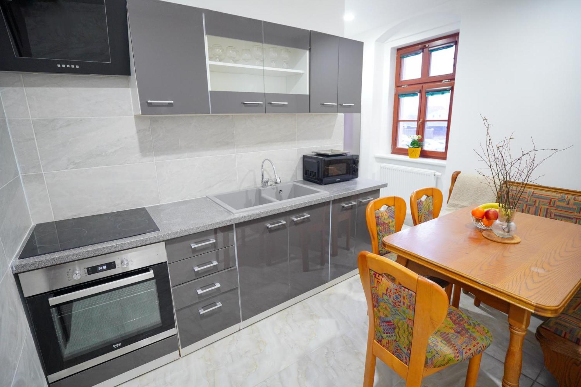 קרלובי וארי Apartment U Cerneho Orla מראה חיצוני תמונה