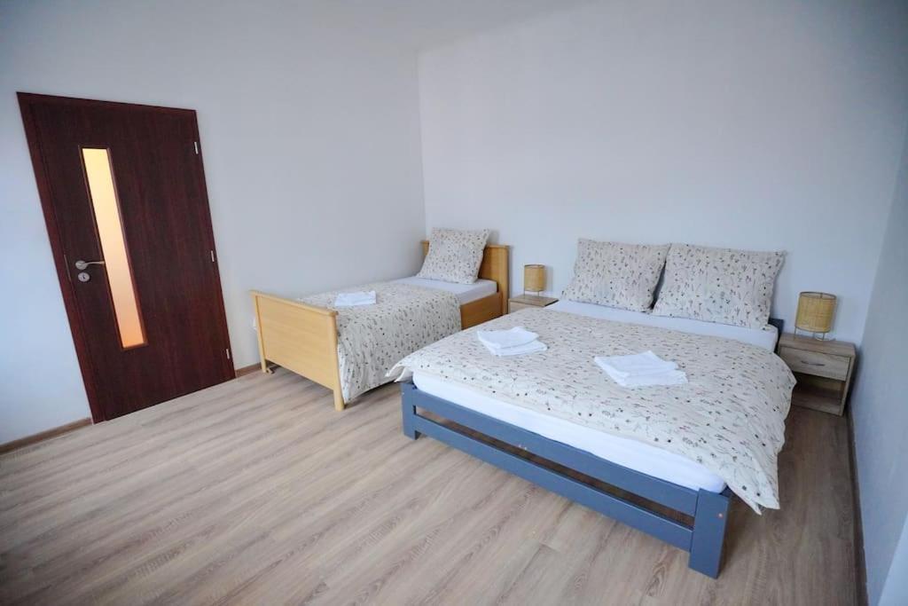 קרלובי וארי Apartment U Cerneho Orla מראה חיצוני תמונה