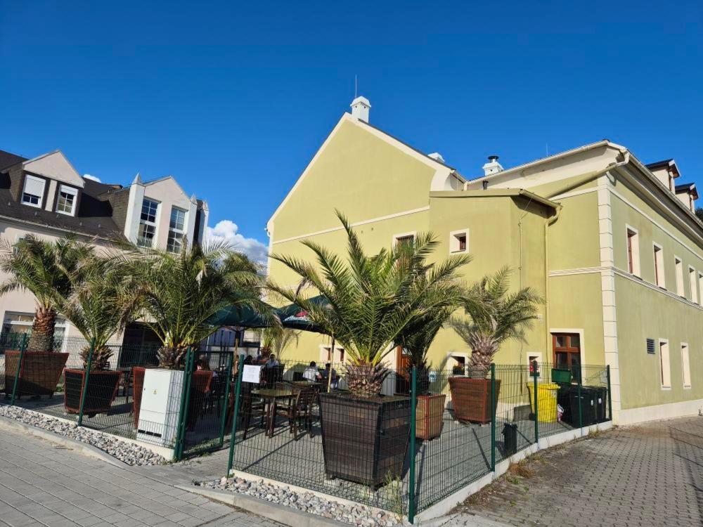 קרלובי וארי Apartment U Cerneho Orla מראה חיצוני תמונה